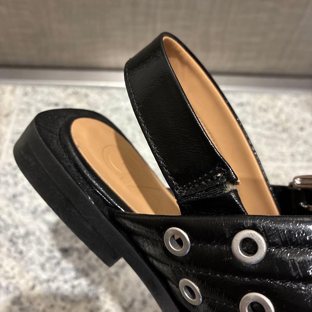 ガニー　GANNI アンクルストラップ付きブラックパンプス　パンプス個性　北欧