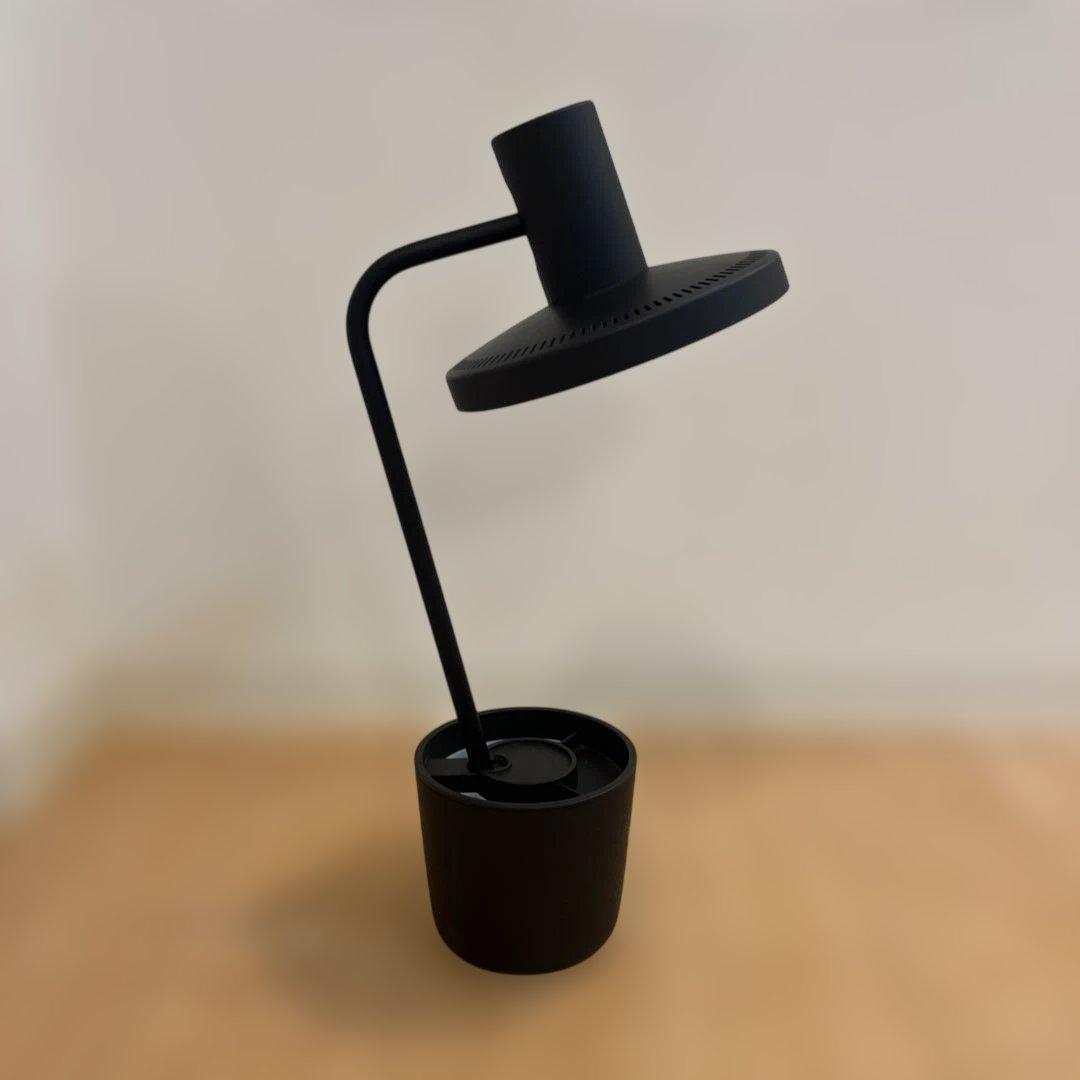 バルミューダ　デスクライト