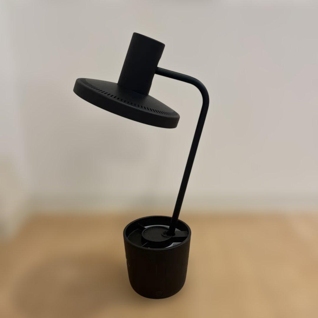 バルミューダ　デスクライト