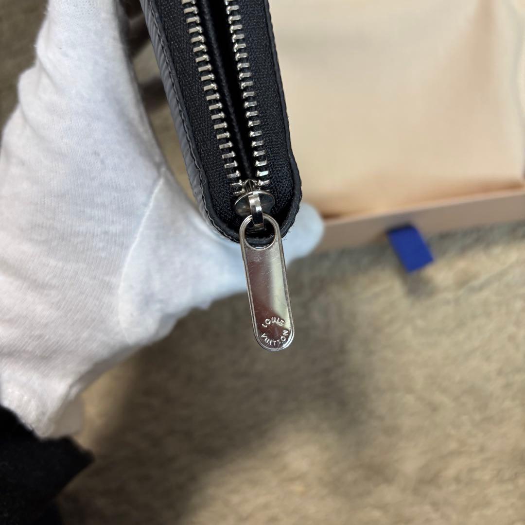 美品　ルイヴィトン　ジッピーパース　エピ　ブラック