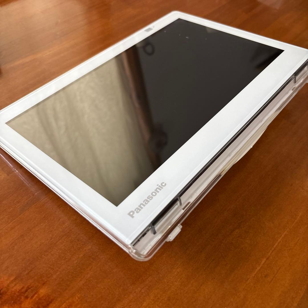 中古美品　パナソニック ポータブルテレビ UN-10E8