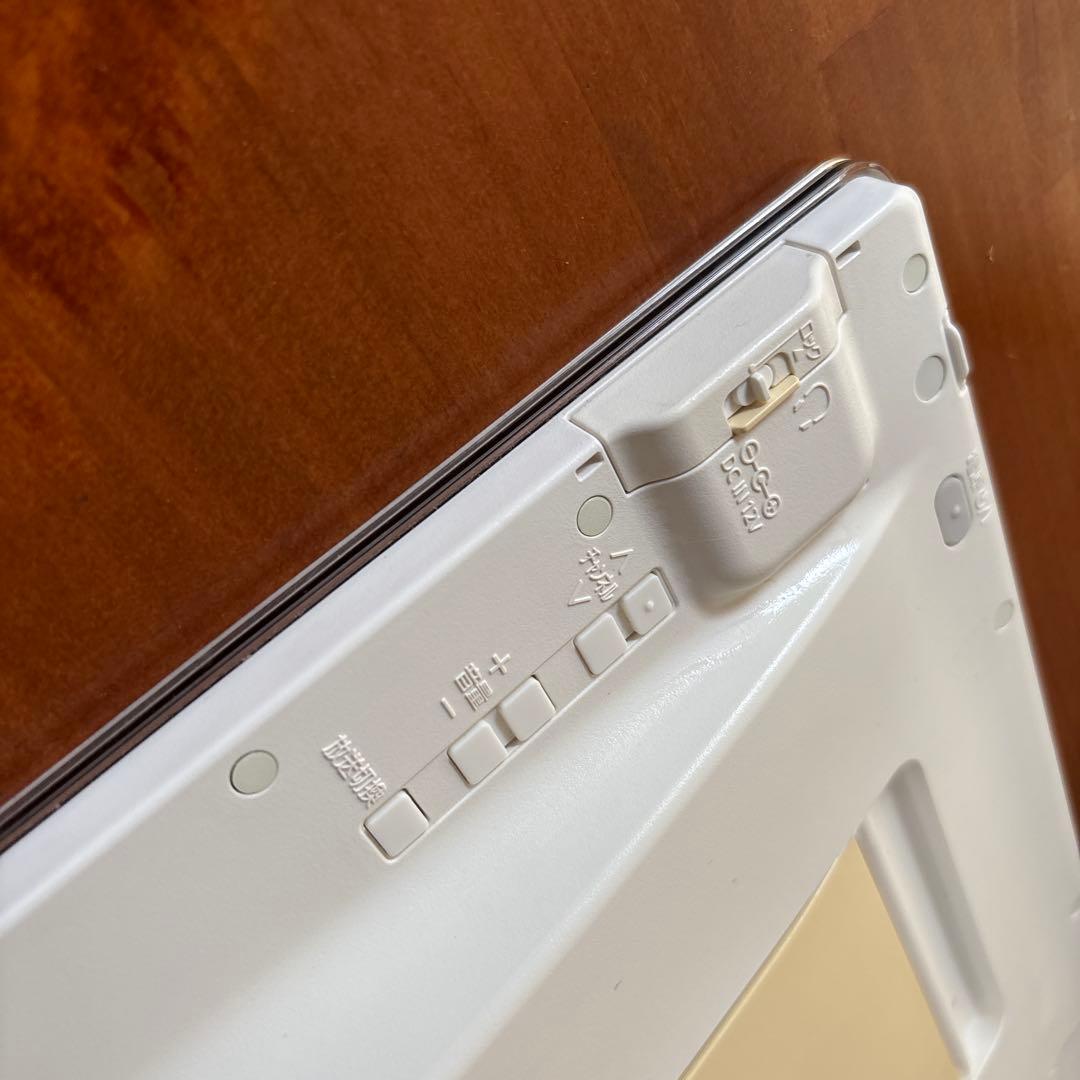 中古美品　パナソニック ポータブルテレビ UN-10E8