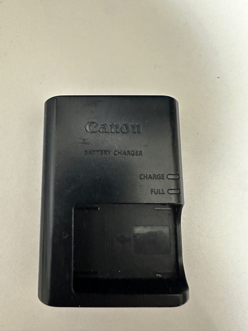 年末最終値下げ❗️Canon EOS M100 レンズ付き