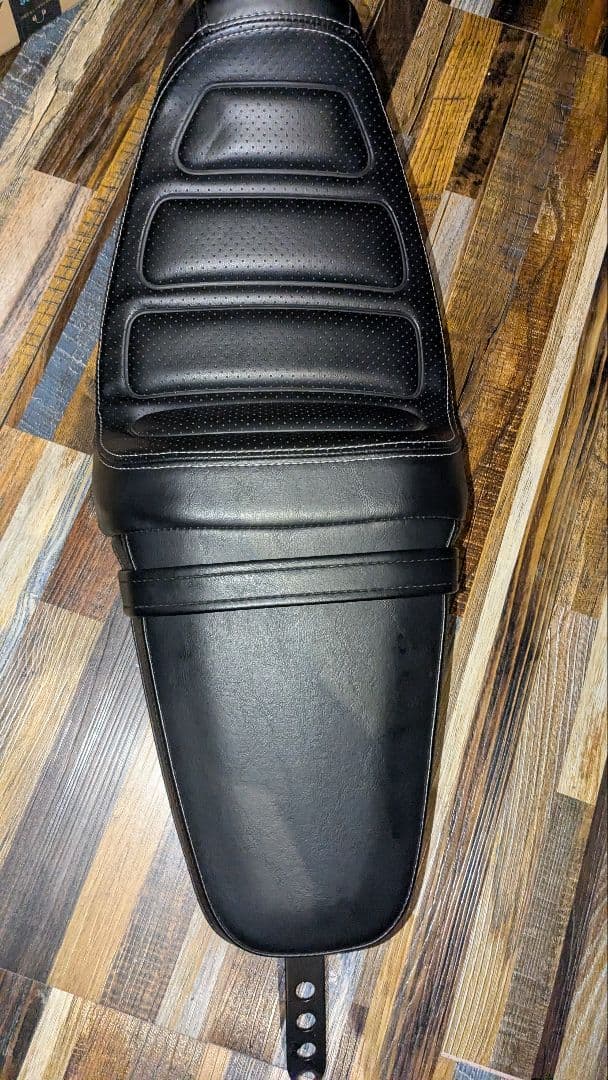 あ*ん様 ハーレー XL1200CX 純正シート スポーツスター ロードスター