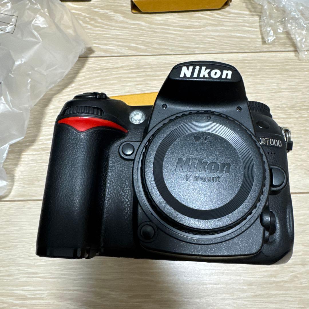 Nikon D7000 デジタル一眼レフカメラ