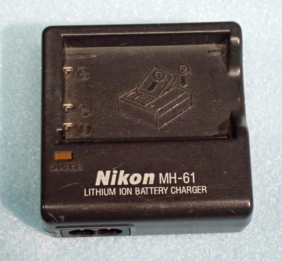 Nikon COOLPIX 5900 デジタルカメラ & 防水ケース