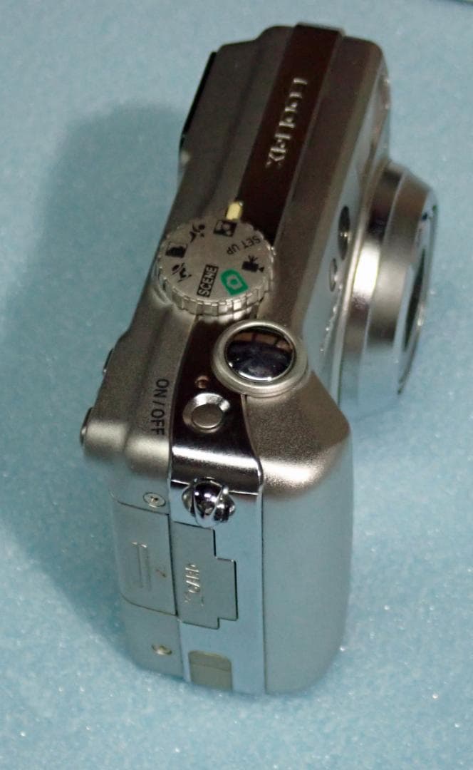 Nikon COOLPIX 5900 デジタルカメラ & 防水ケース