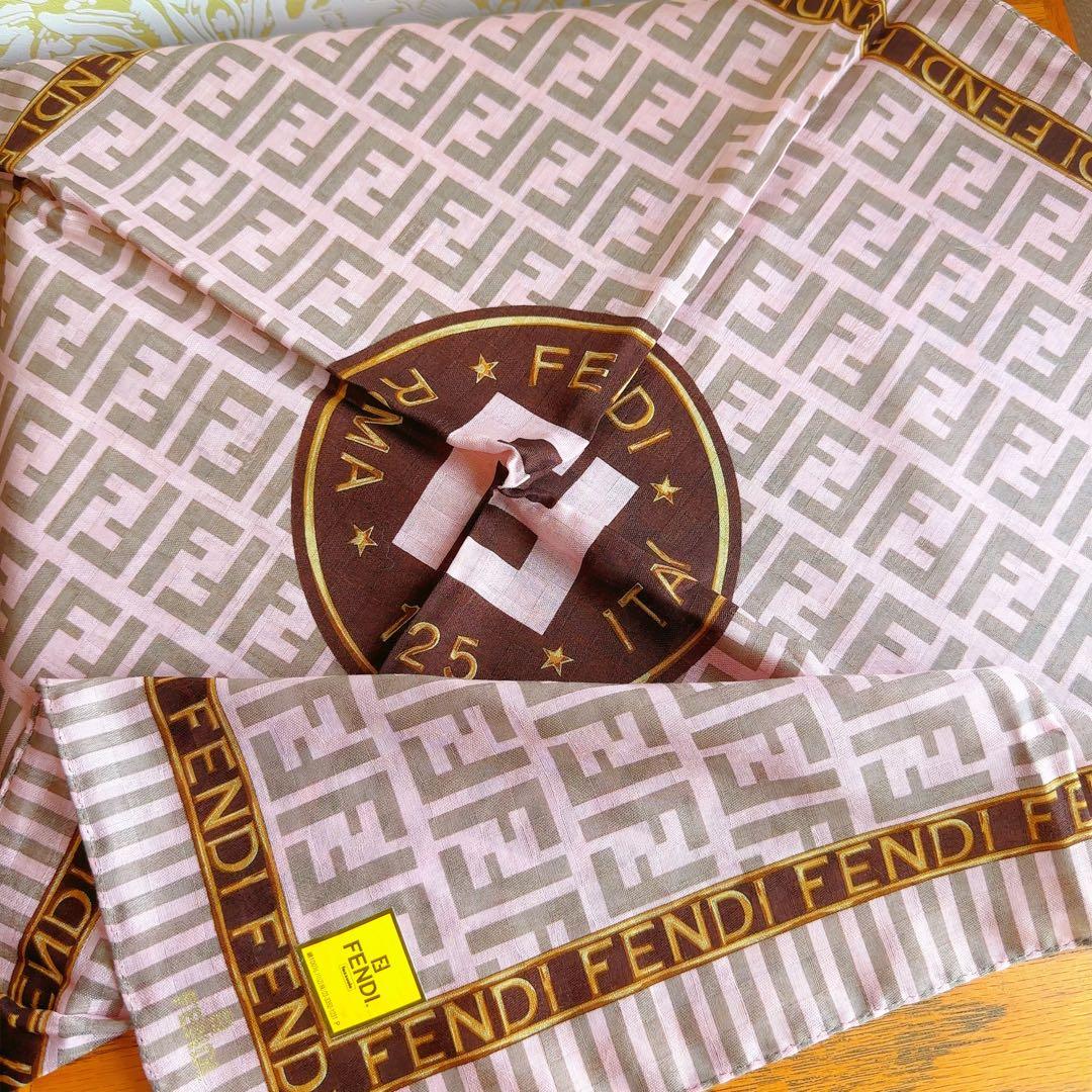 新品FENDI フェンディ　ロゴ入り総柄　ハンカチ　ピンク　ベージュ2枚セット