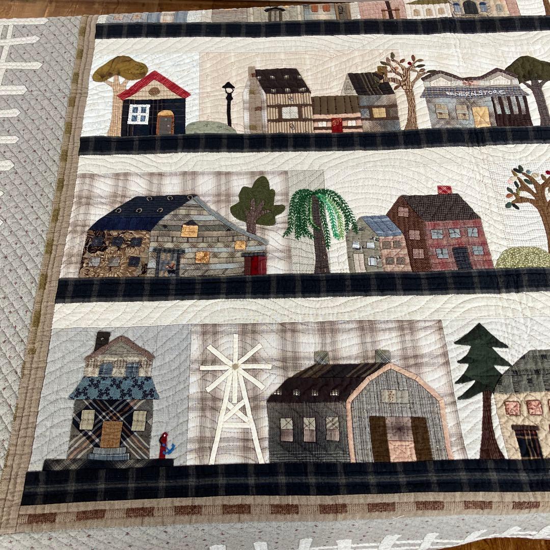 パッチワークキルト　ハウスのタペストリー　2枚　おまとめ　ハンドメイド