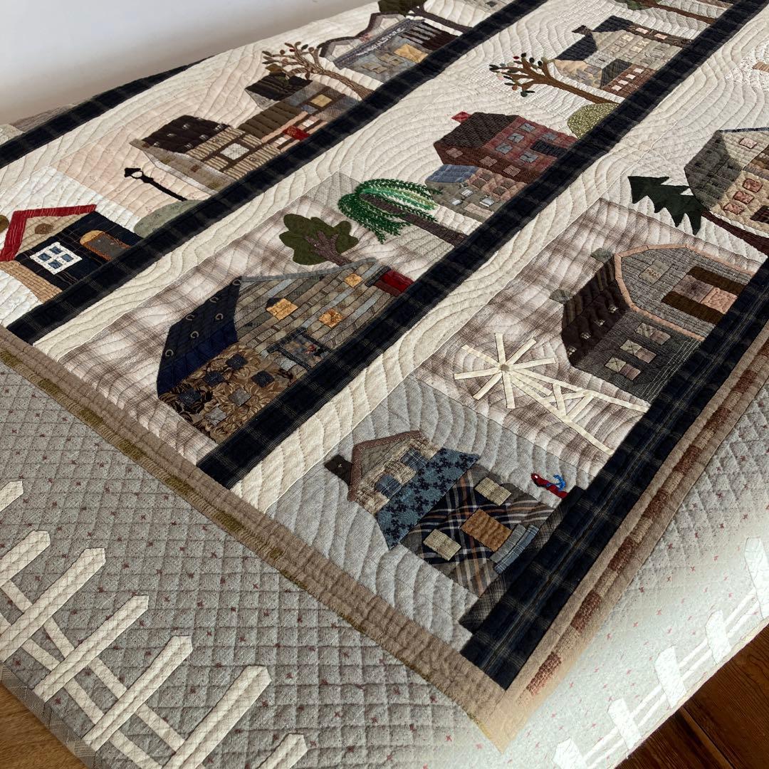 パッチワークキルト　ハウスのタペストリー　2枚　おまとめ　ハンドメイド