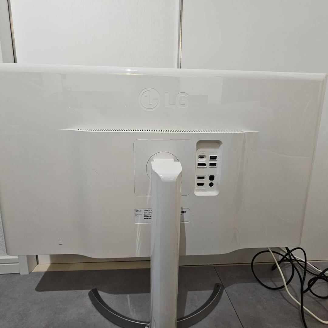 動作品 注意あり LG 32UD99-W （4K UHD 31.5型IPS液晶）