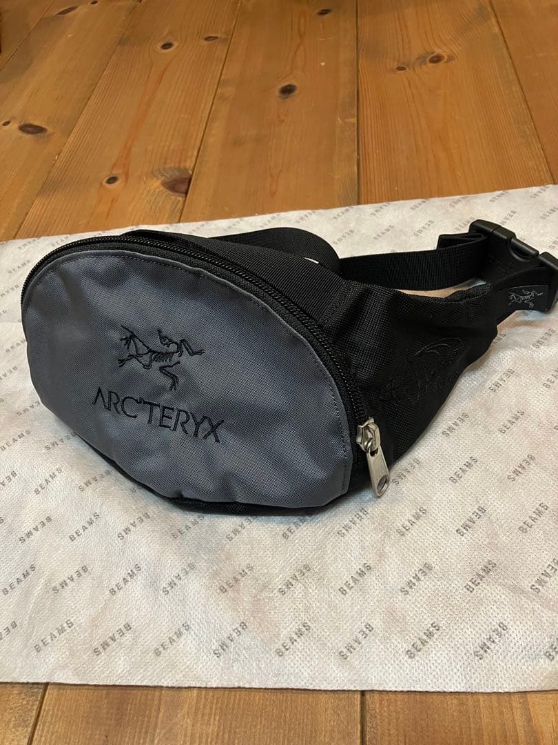 【未使用】アークテリクス×ビームス別注アーバンファニー廃盤モデル ブラックグレー