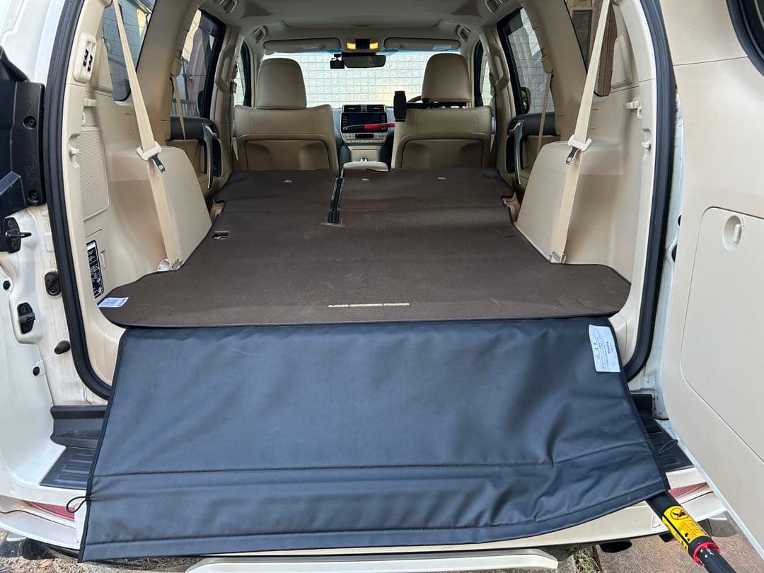 ランドクルーザープラド 純正ラゲッジカバー&シート