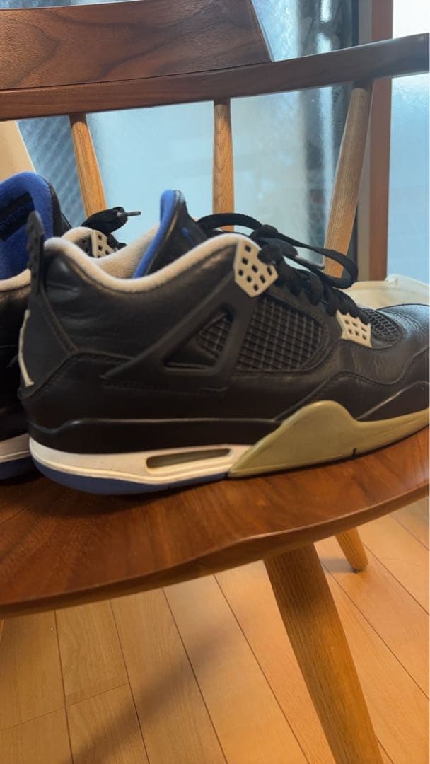 Air Jordan 4 ブラック/ブルー スニーカー
