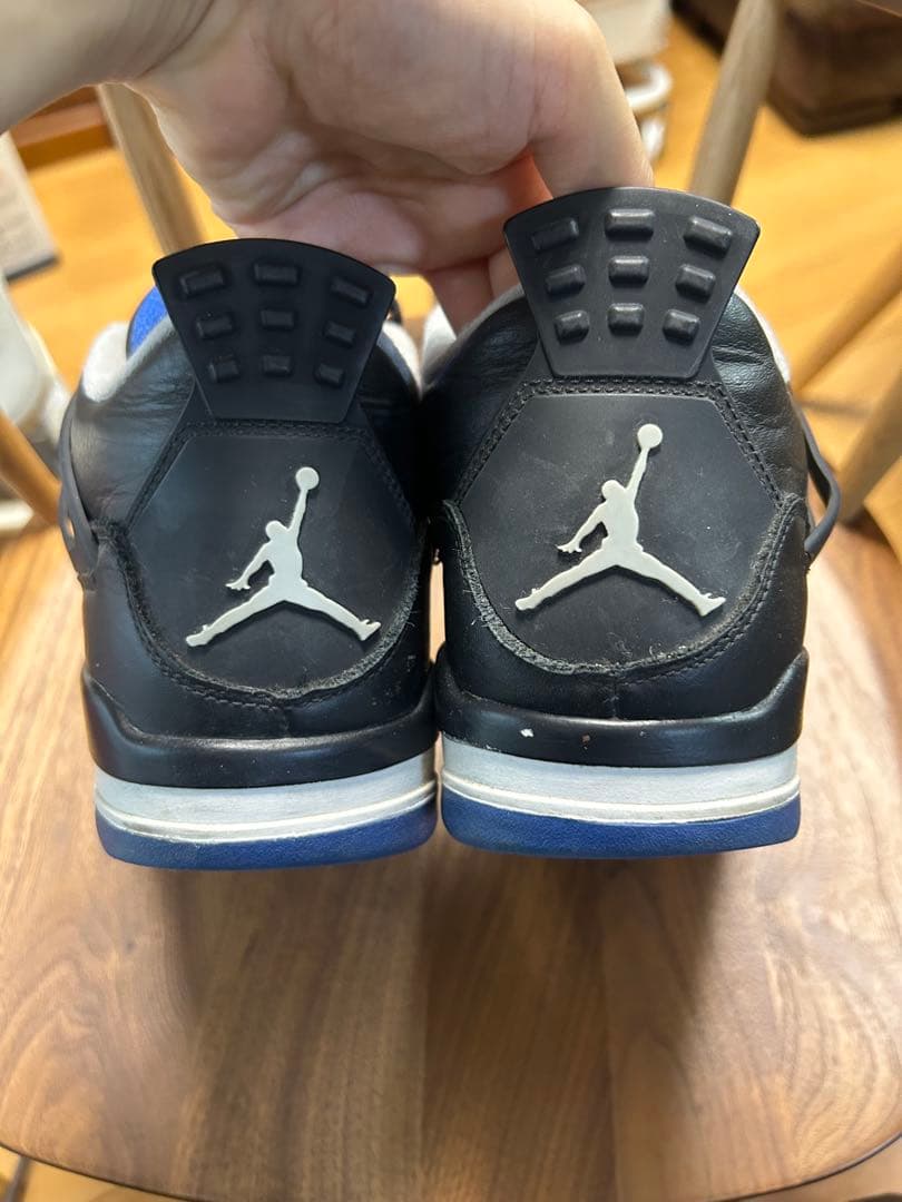 Air Jordan 4 ブラック/ブルー スニーカー