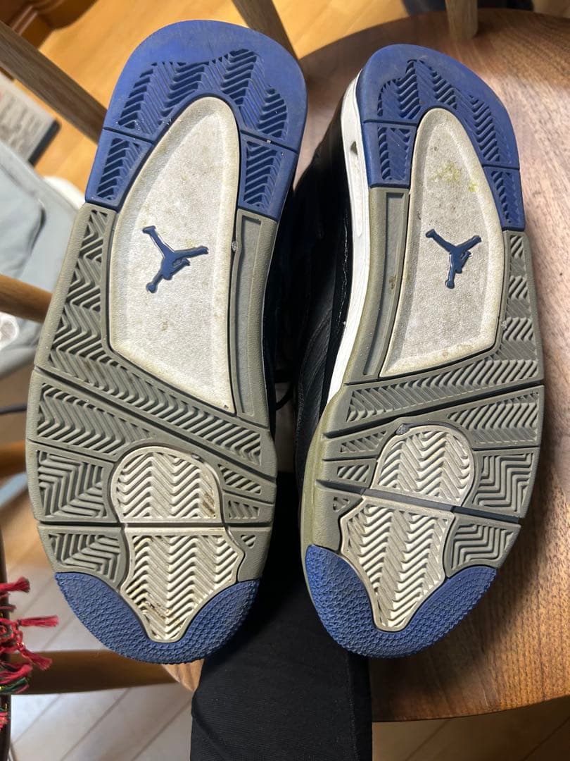 Air Jordan 4 ブラック/ブルー スニーカー