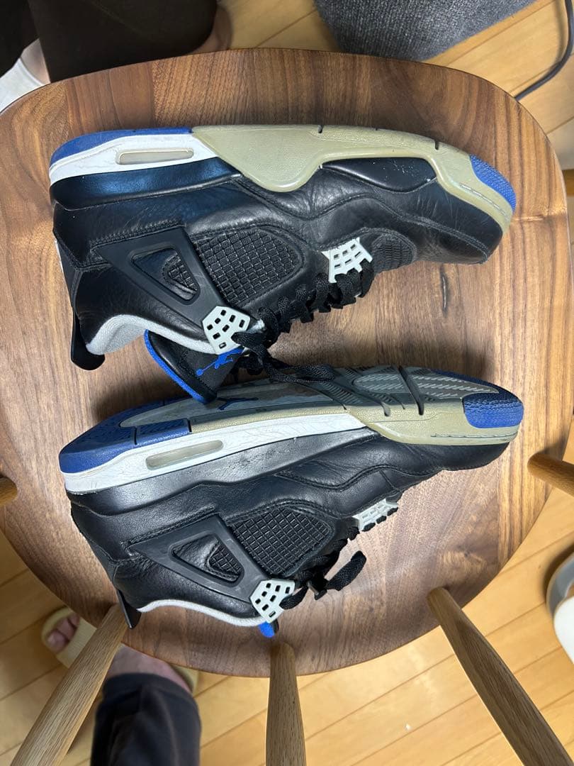 Air Jordan 4 ブラック/ブルー スニーカー