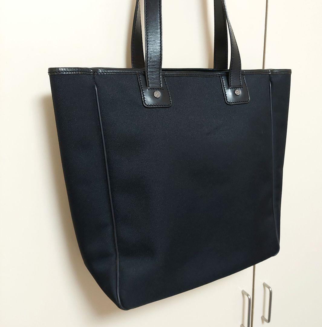 ハンティングワールド　ビッグトートバッグ　黒　ロゴモチーフ