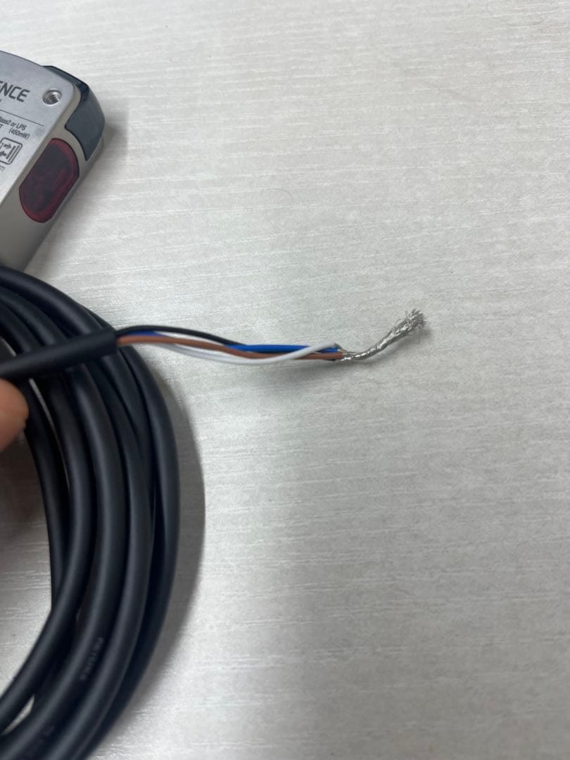 キーエンス　LR-ZB100N レーザセンサ　新品2個