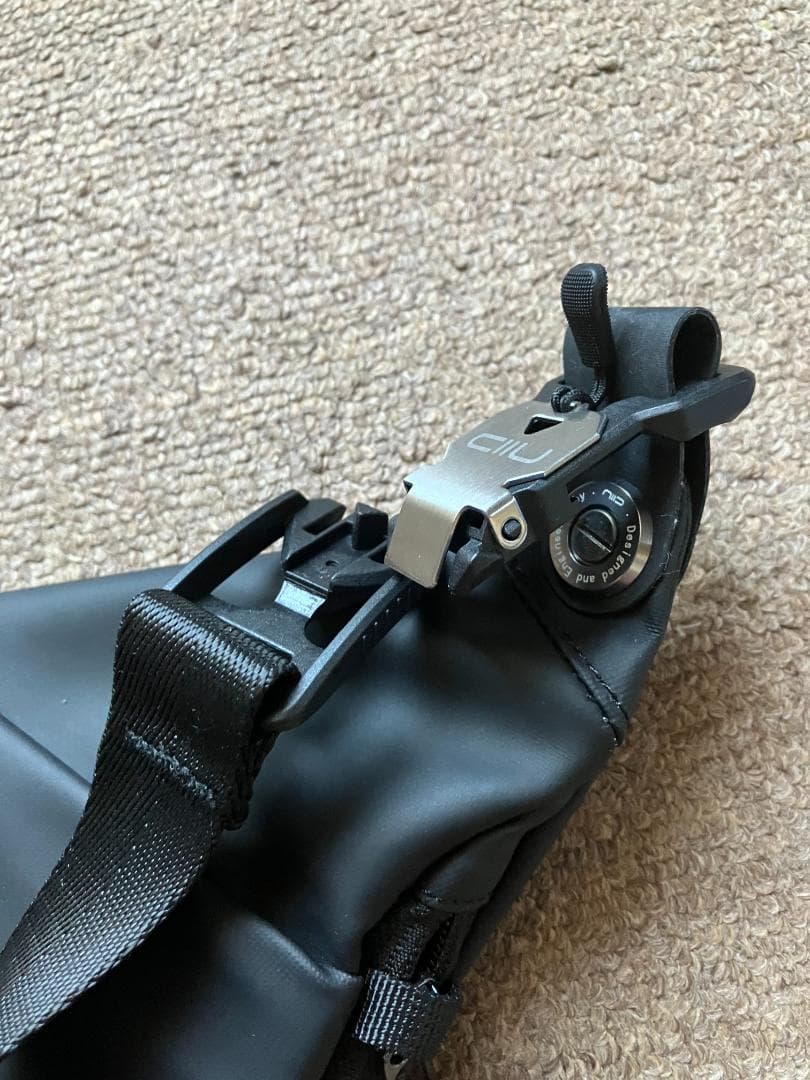 FINO IV | 超薄型30mm！脇下に完全フィットする多機能スリング