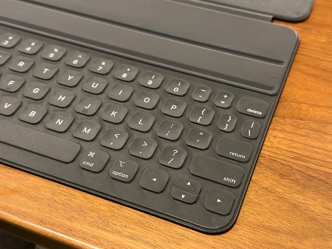 iPad Smart Keyboard Folio 11インチ (英語US)