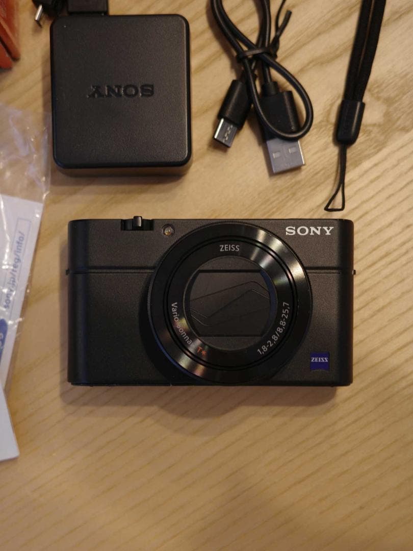 【美品】SONY コンパクトデジタルカメラ RX100 III 本体