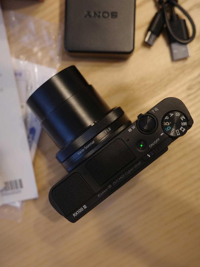 【美品】SONY コンパクトデジタルカメラ RX100 III 本体