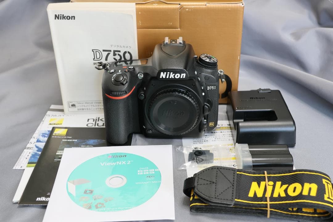 美品 元箱付き ニコン Nikon D750 ショット数 24,000回