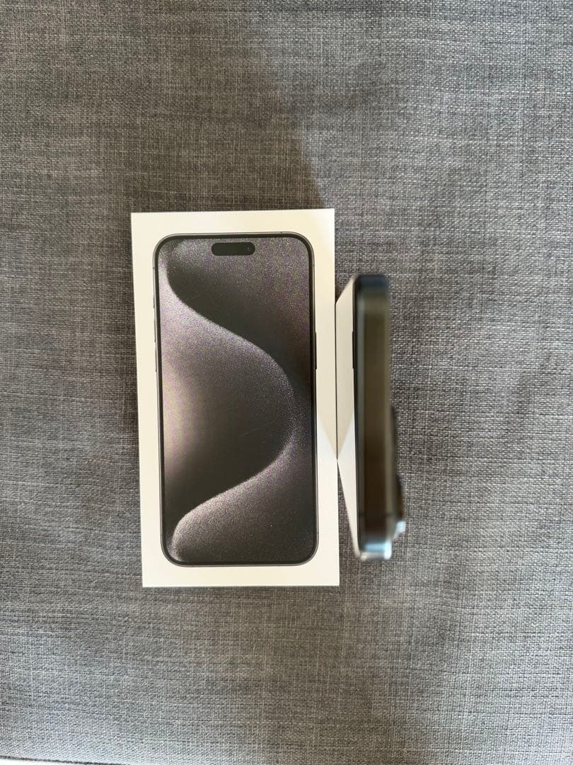 【本体】iPhone15promax256GB ブラックチタニウム