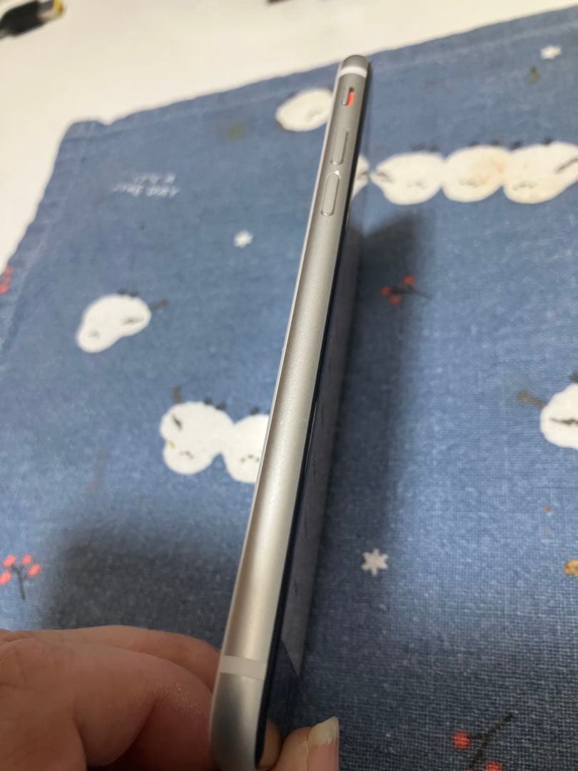 Apple iPhone SE 本体 第2世代 ホワイト 64GB