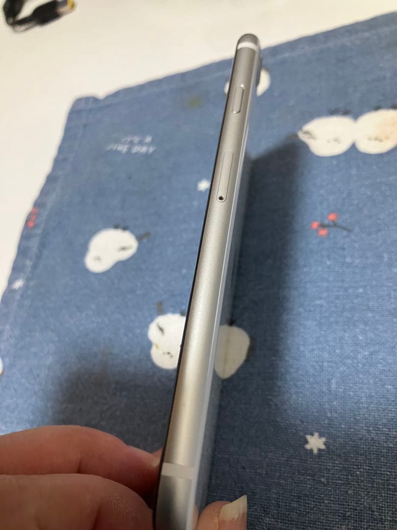 Apple iPhone SE 本体 第2世代 ホワイト 64GB