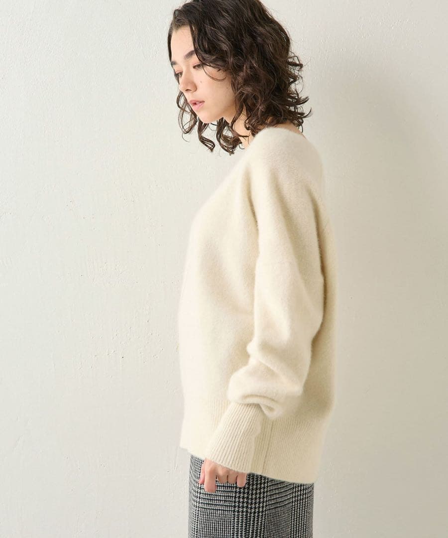 ウィムガゼット　フォックスウールVネックプルオーバー