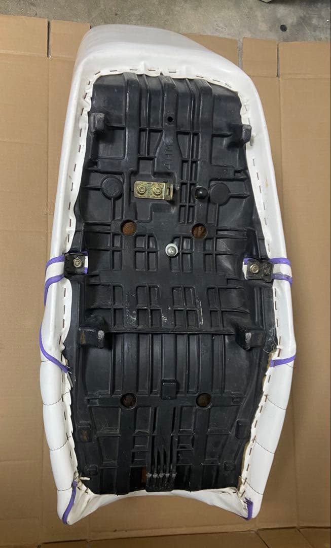 XJR400 4HM 三段シート XJR シート