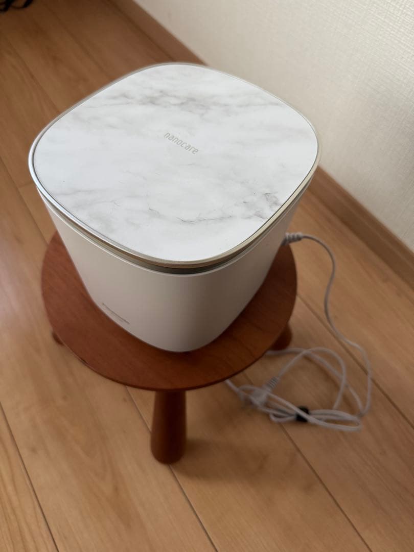 ラッキ最終値下げ！フェイススチーマー ホワイト マーブル模様