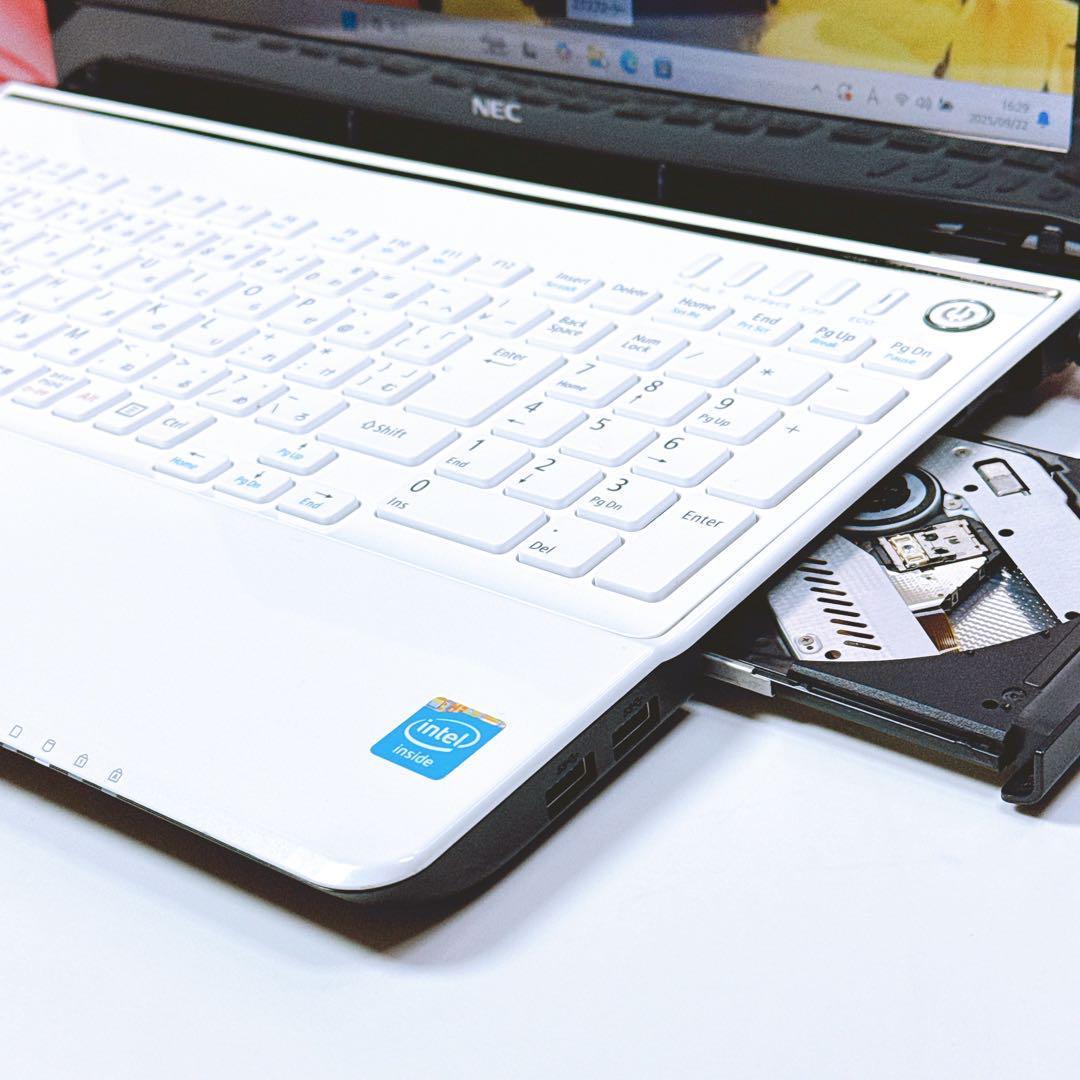 新品爆速SSD✨すぐ使えるノートパソコン✨Windows11カメラ付き✨薄型✨