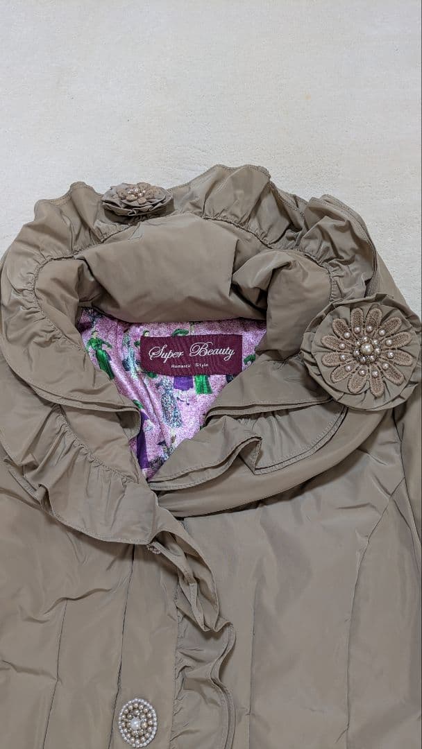 スーパービューティー　ダウンコート　ベージュサイズ42