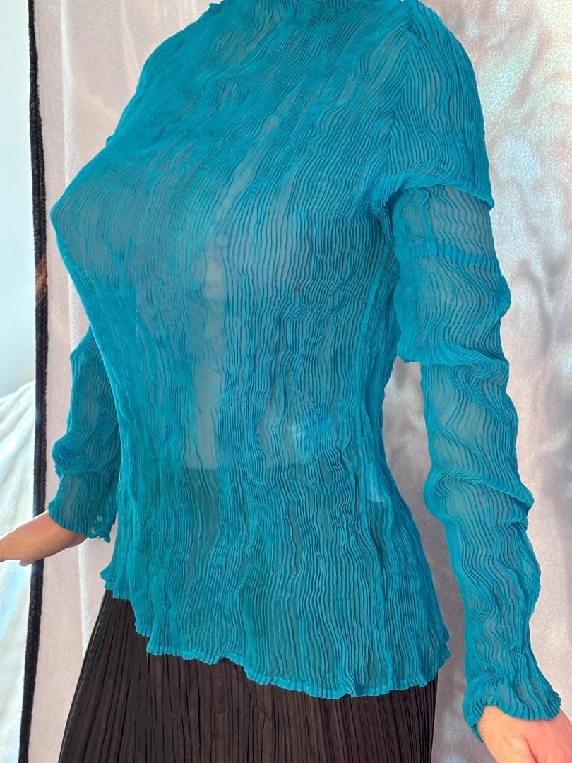 [希少] ISSEY MIYAKE しわプリーツ ライトブルートップス