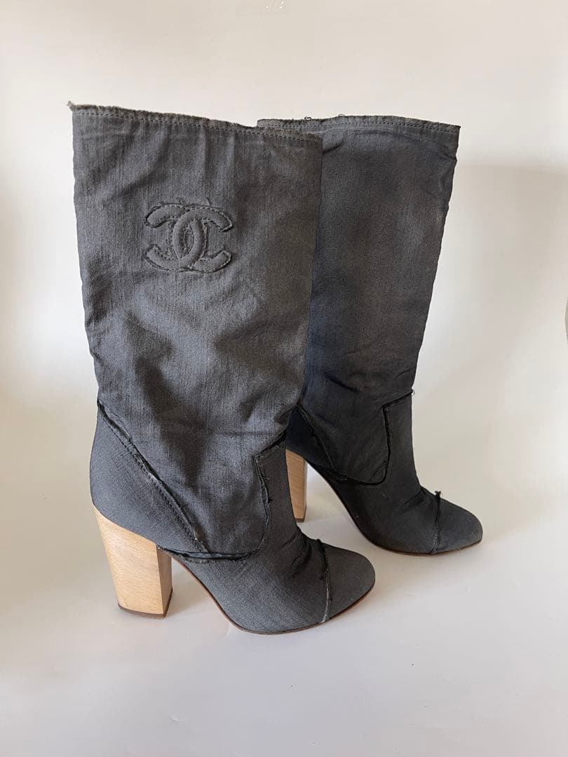 CHANEL グレー ロングブーツ