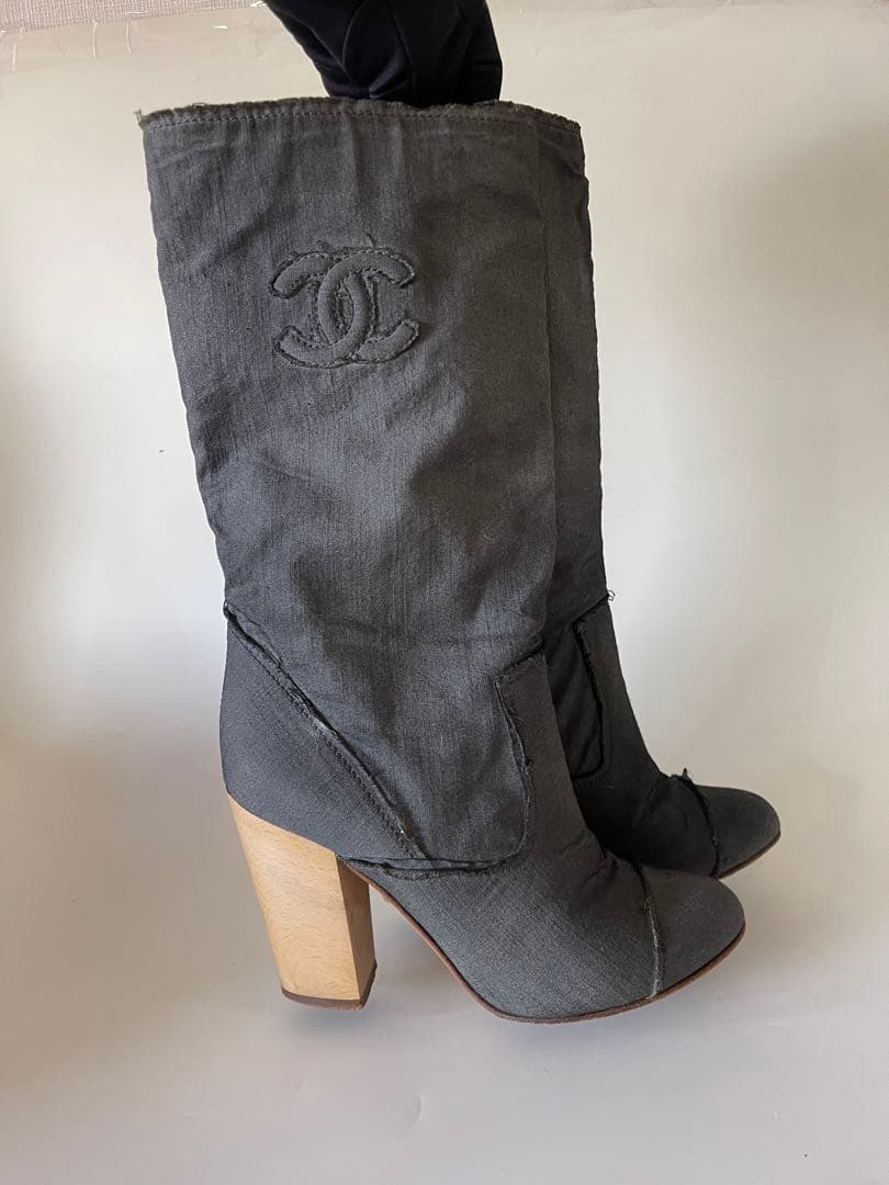CHANEL グレー ロングブーツ