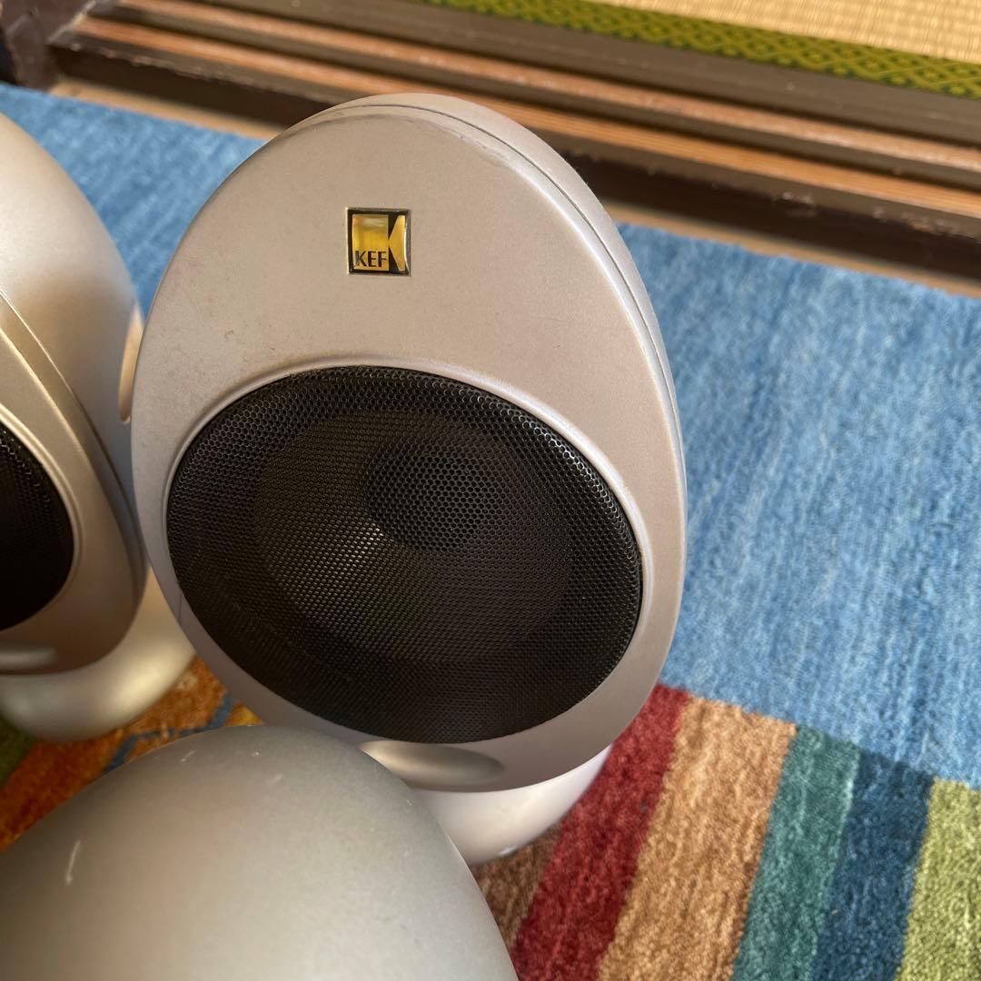 KEF サラウンドスピーカー シルバー