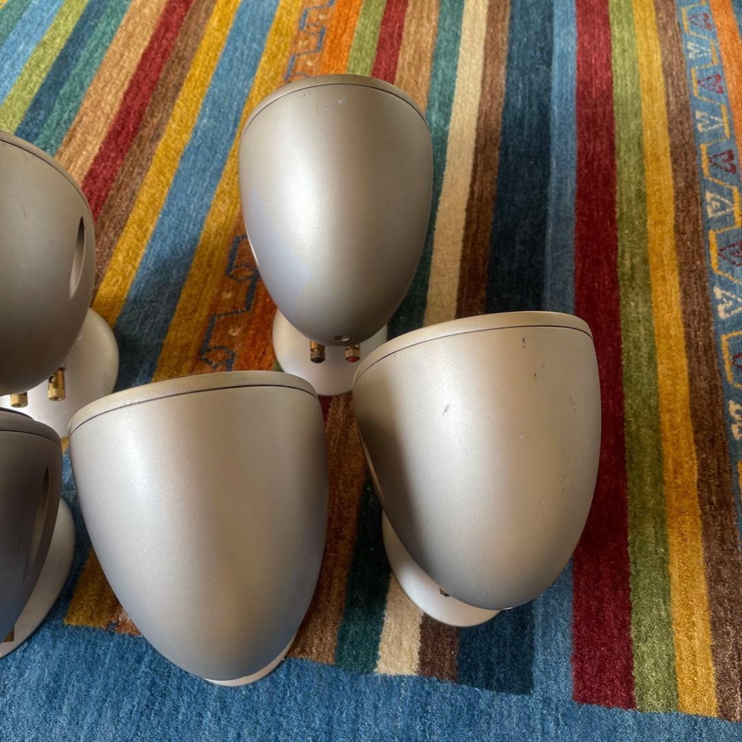 KEF サラウンドスピーカー シルバー
