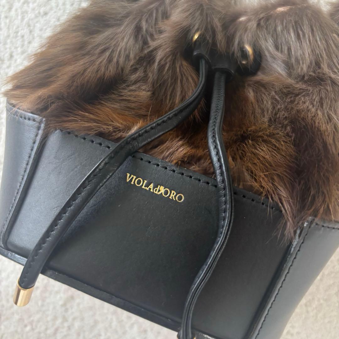 ヴィオラドーロ　レザー　ファー　ハンドバッグ