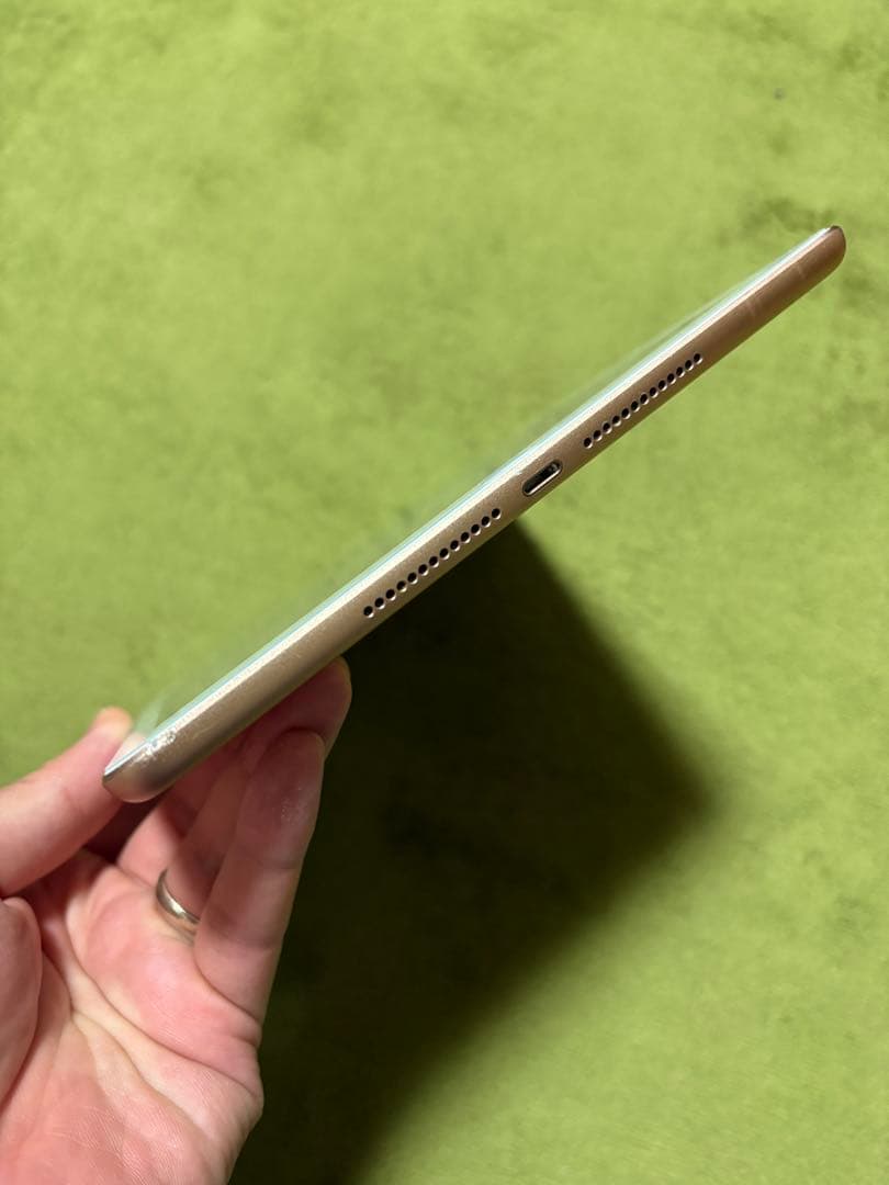 ipad第6世代 32GB wifi版 ゴールド バッテリー84% 長持ち