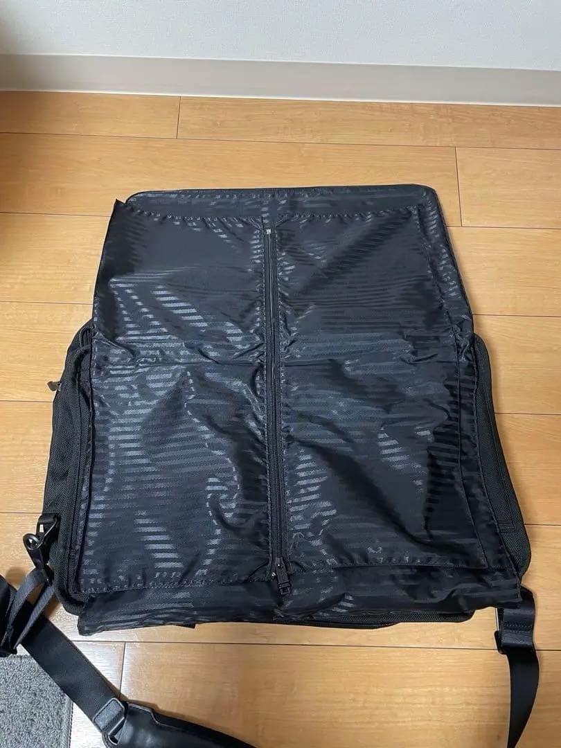 TUMI ガーメントバッグ ブラック　2677D3