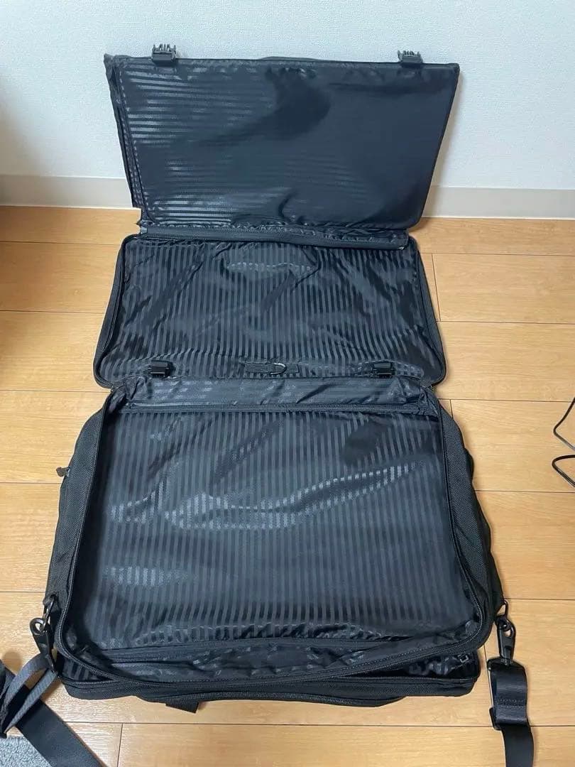 TUMI ガーメントバッグ ブラック　2677D3