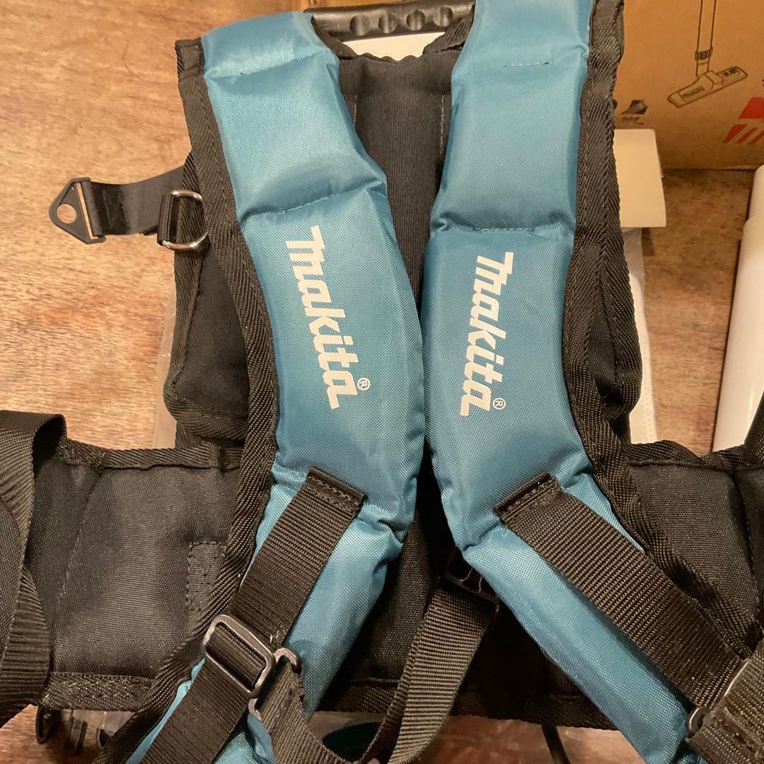 未使用 極美品！18V+18V=36V 充電式背負クリーナ VC261DZ