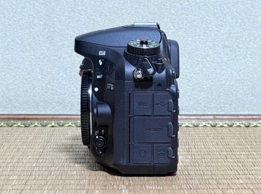 極上品 撮影 4,442回 ニコン D7100 ボディ 付属品完 元箱有