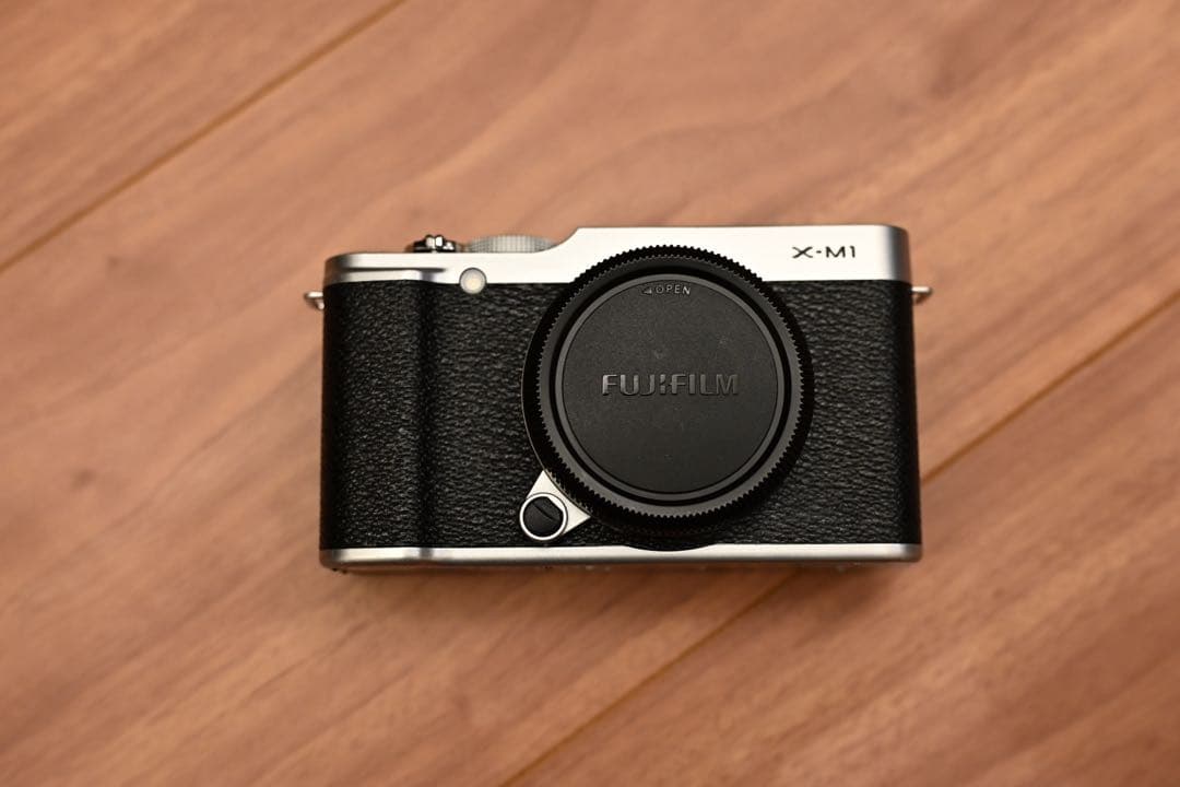 FUJIFILM X-M1 ダブルレンズキット シルバー