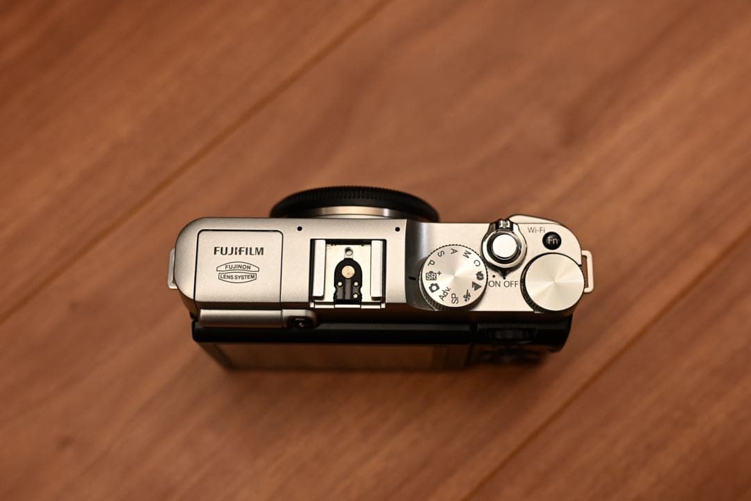 FUJIFILM X-M1 ダブルレンズキット シルバー
