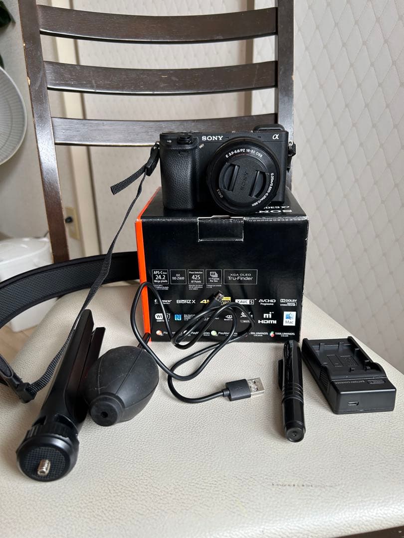 ソニー α6300 一眼レフ フルセット ほぼ新品シャッター数2000